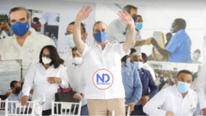 Abinader entrega 1,093 títulos de propiedad en Hato Mayor