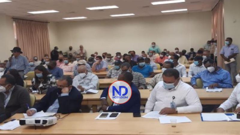 Agricultura inicia consultas para ejecución plan de desarrollo
