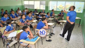 Director Clínica Cruz Jiminián de acuerdo con clases presenciales