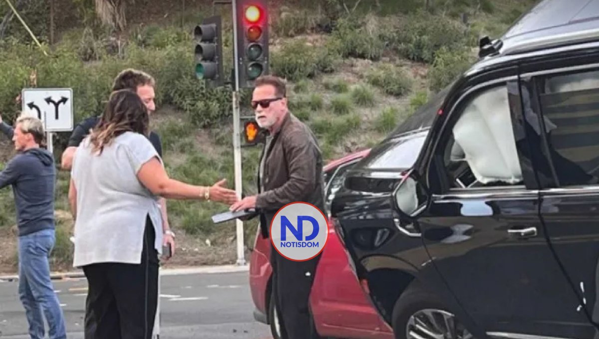 Arnold protagonizó un accidente de varios vehículos en Los Ángeles 2 Arnold protagonizó un accidente de varios vehículos en Los Ángeles