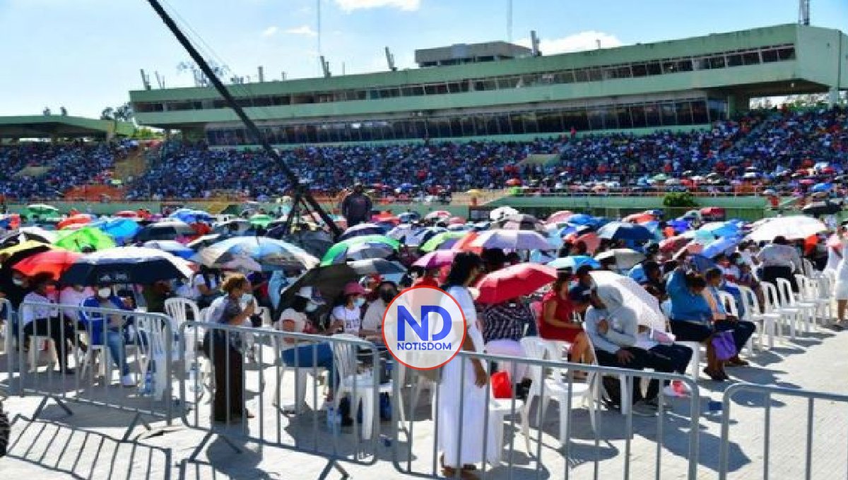 Miles llegan a la Batalla de la Fe, en el Centro Olímpico