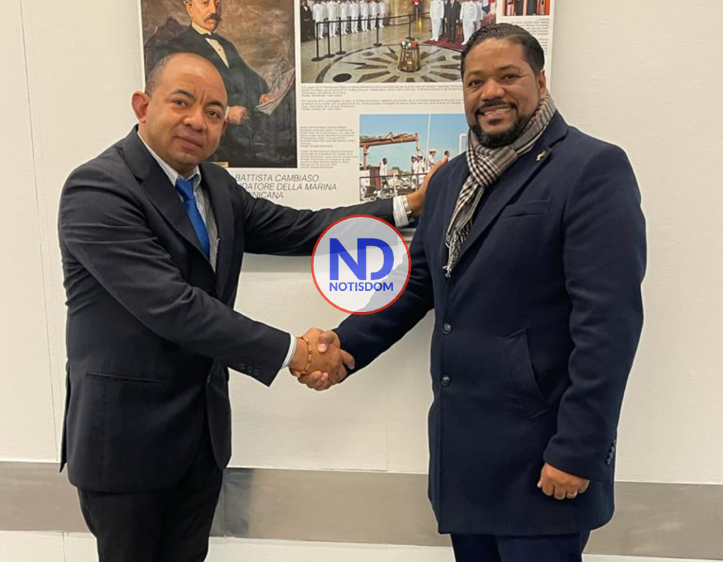 Denny Reyes y Nelson Carela Denny Reyes considera visionaria decisión de RD firmar acuerdo para ser "Socio FITUR 2022"