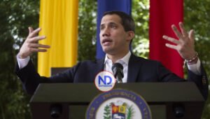Guaidó dice Maduro trata de bloquear el revocatorio