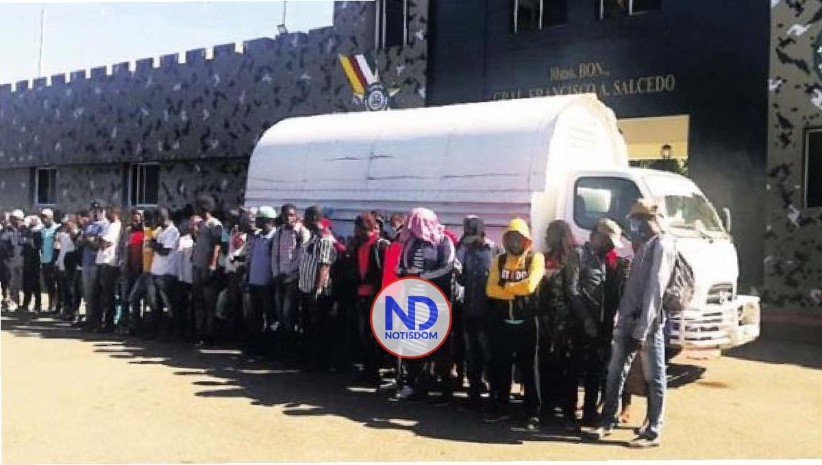 Haitianos vienen por vacunas y antigripales