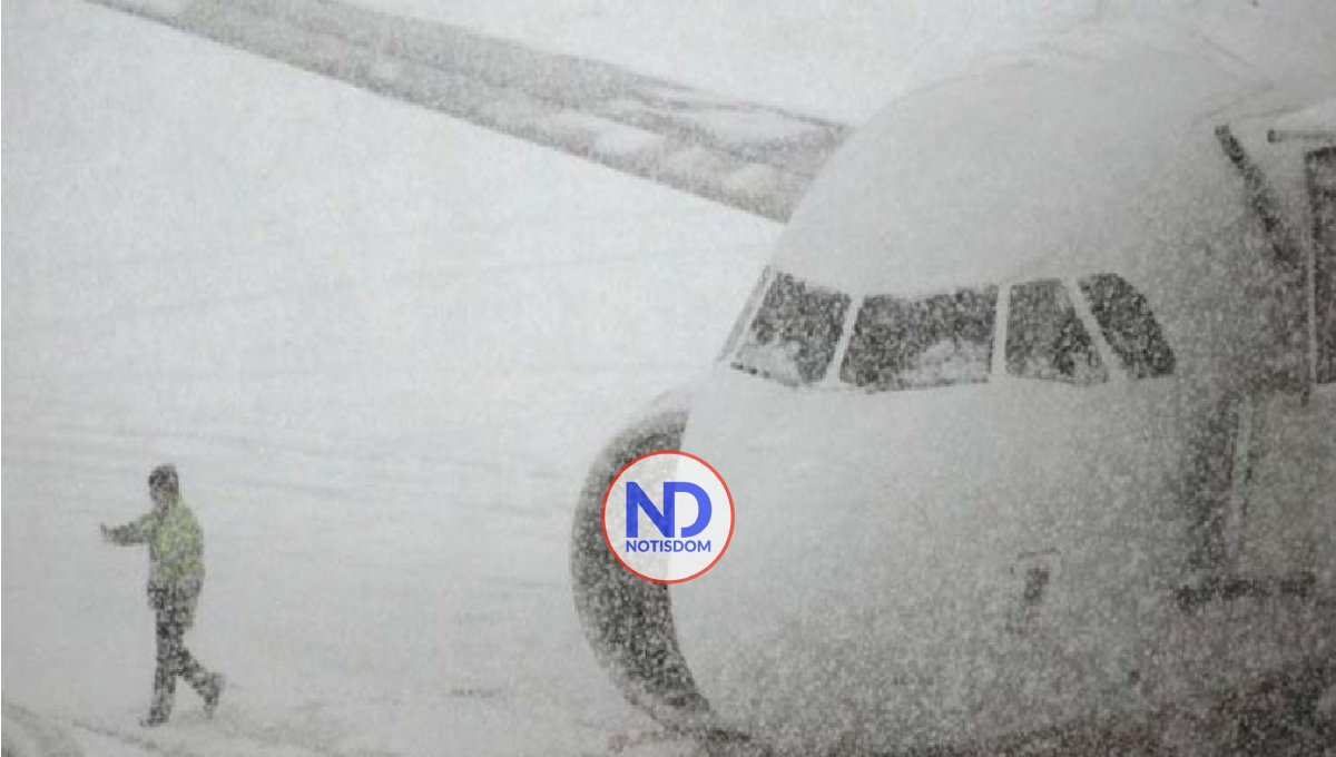 Cientos de vuelos cancelados por tormenta de nieve noreste EEUU