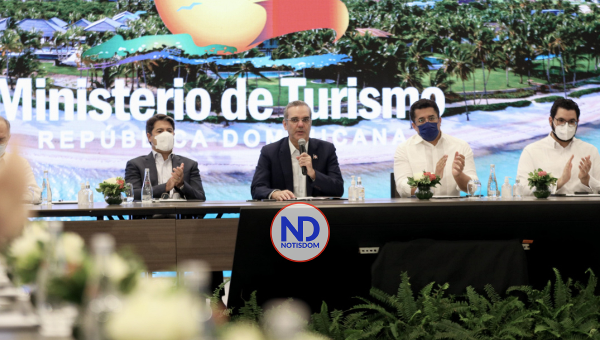 Abinader afirma turismo lidera recuperación económica con más de US$5,000 millones en divisas