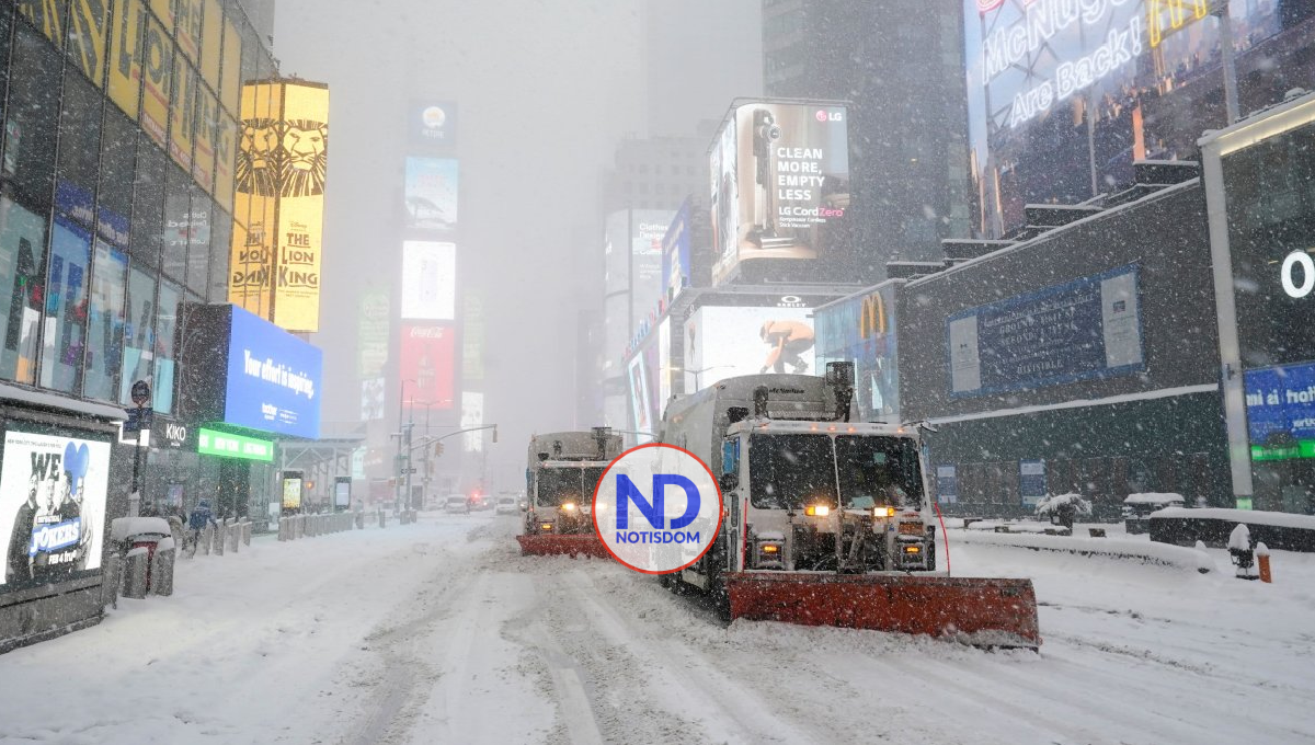 Nueva York recibe hasta 4 pulgadas de nieve en su primera tormenta del 2022