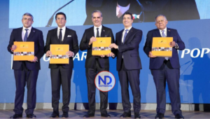 Presidente Abinader explica política económica por pandemia; dice éxito RD tiene sello Banco Popular