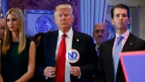 Fiscalía cita a Trump y 2 hijos por sospecha manipulación de precios