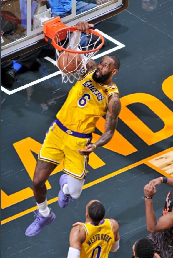 TWITTER LEBRON 1 La marca que LeBron James estableció en los Lakers