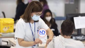 Cuarta dosis triplica protección ante casos graves para mayores de 60 años