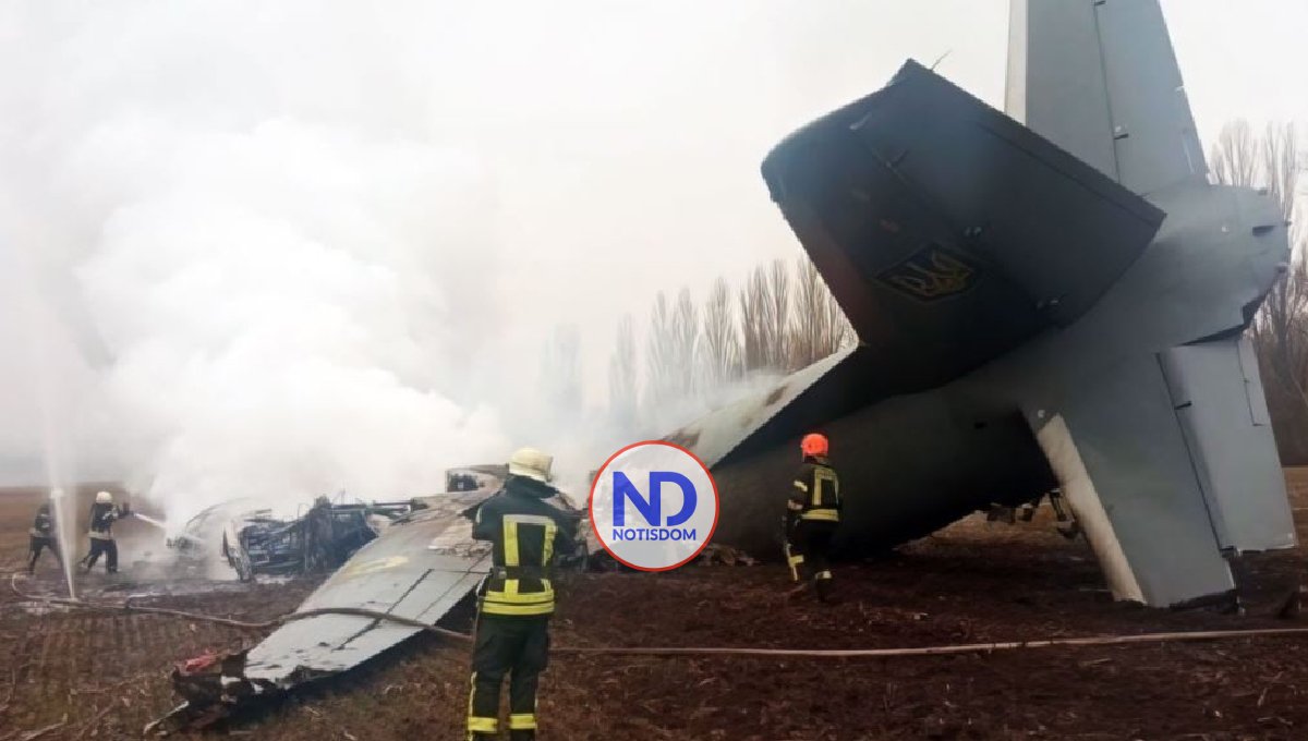 Avión ucraniano se estrella cerca de Kiev con 14 personas a bordo 2 Avión ucraniano se estrella cerca de Kiev con 14 personas a bordo