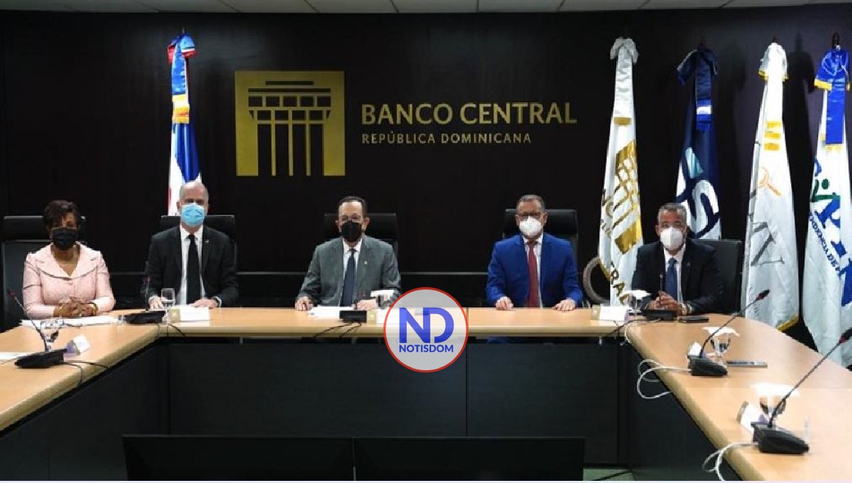 Autoridades anuncian el primer Hub Innovación Financiera en RD 2 Autoridades anuncian el primer Hub Innovación Financiera en RD