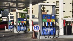 Gobierno congela los precios de los combustibles