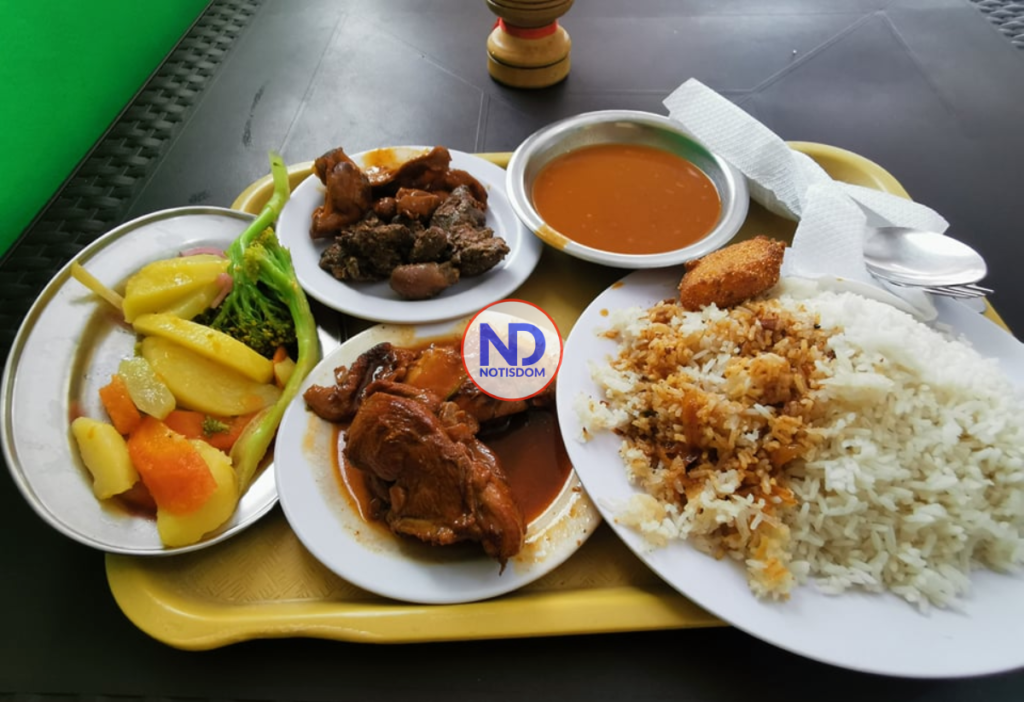 Comida RD de una fonda La fonda dominicana