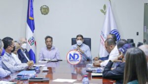 Gobierno y sector avícola buscan estabilizar precios pollo y huevos