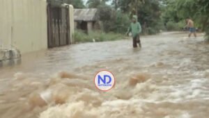 Las lluvias continúan y obligan a desplazar 7,975 personas en RD