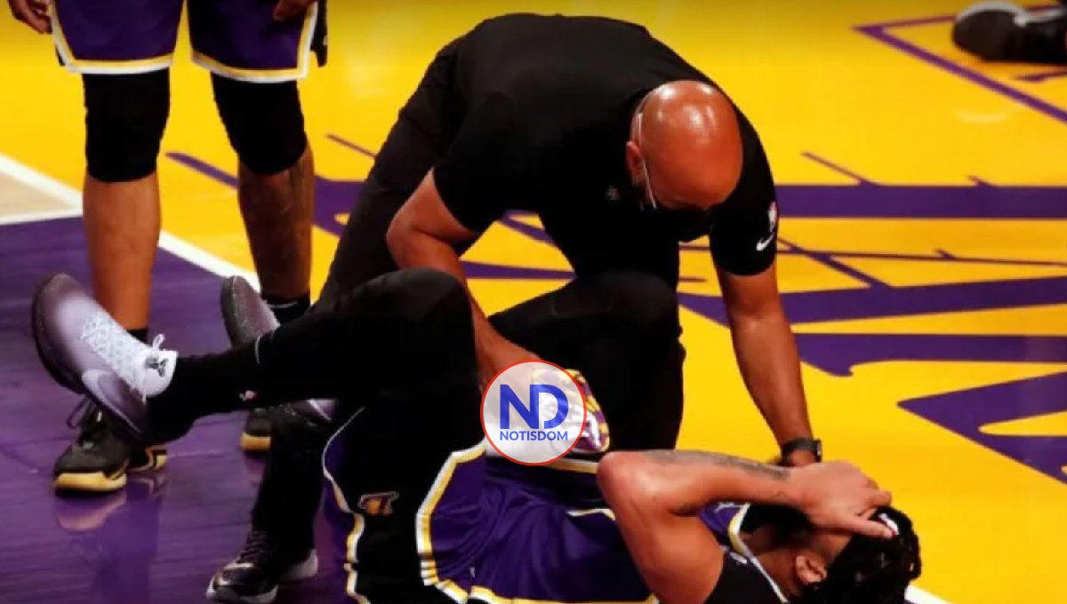 Los Lakers tiemblan tras lesión de Anthony Davis en el tobillo 2 Los Lakers tiemblan tras lesión de Anthony Davis en el tobillo