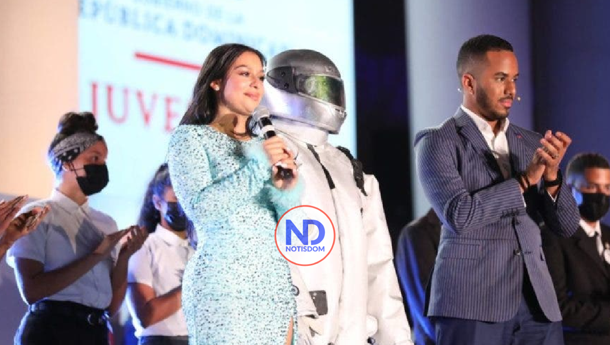 Otorgan Premio Nacional de la Juventud 2022 a Scarlin Hernández, ingeniera dominicana de la NASA