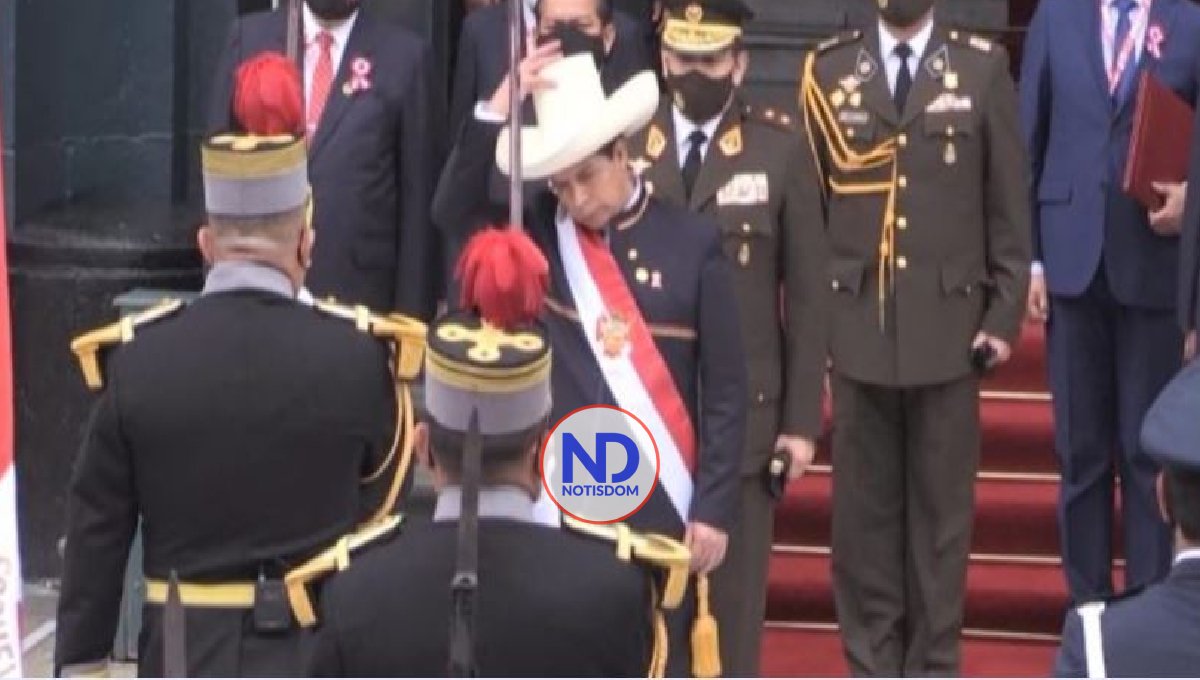 El presidente de Perú se despide de su famoso sombrero blanco 2 El presidente de Perú se despide de su famoso sombrero blanco
