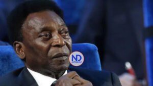 Pelé vuelve al hospital para continuar tratamiento