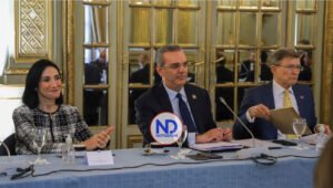 Presidente Abinader mantiene encuentro con empresarios