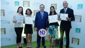 Banco Central concluye Semana Económica con entrega premios