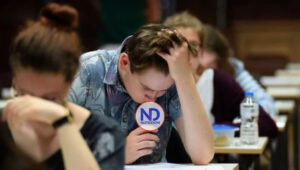 Intentando pasar examen con trampa, estudiante crea un chivo con Bluetooth