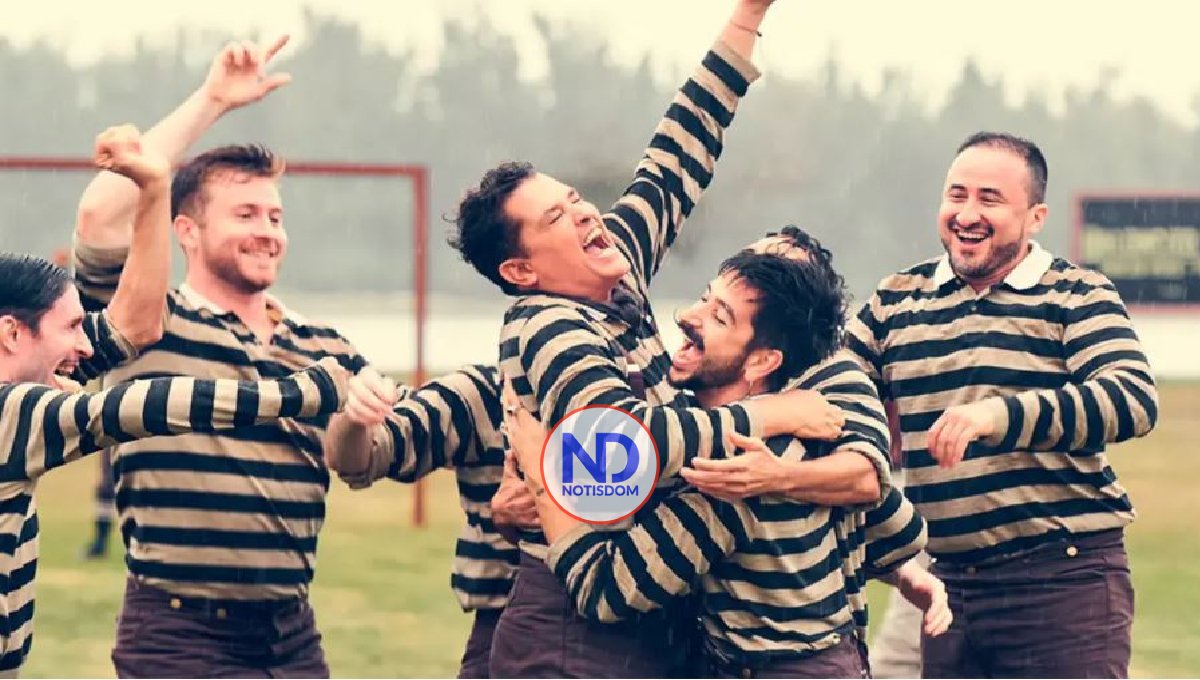 Carlos Vives y Camilo cantan y juegan juntos al fútbol en “Baloncito viejo» 2 Carlos Vives y Camilo cantan y juegan juntos al fútbol en “Baloncito viejo»