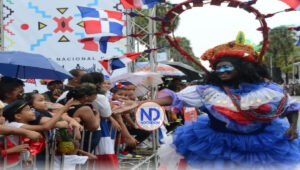 “Un pueblo en carnaval” celebró bajo la lluvia el Desfile Nacional
