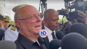 Hipólito Mejía: quisiera darle un abrazo a todos, pero es imposible