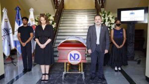 Rinden homenaje actriz Patricia Ascuasiati en Palacio Bellas Artes