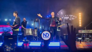 Juan Luis Guerra manda piropos a Chris Martin de Coldplay por «Bachata Rosa»