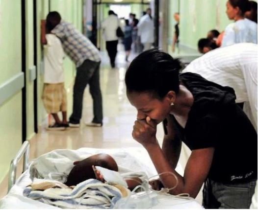 MADRE E HIJO 2 Aumentan las muertes maternas e infantiles en RD