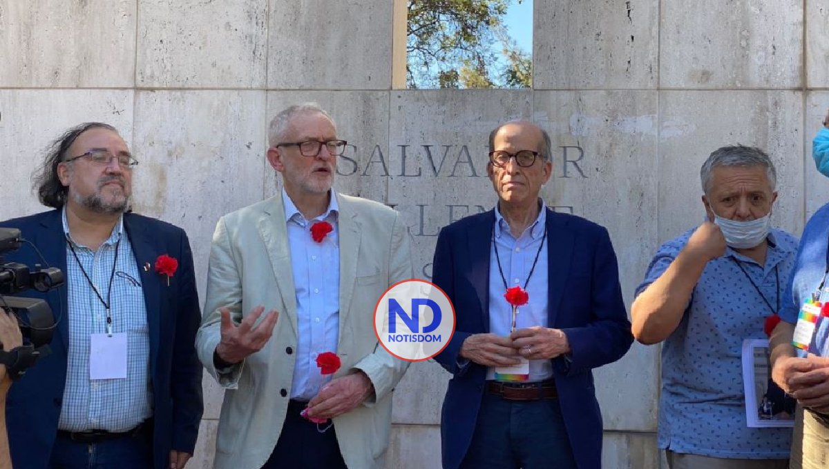 Max Puig rinde homenaje a Salvador Allende en Chile