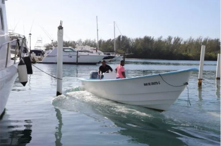 MUELLE 1 Presidente Abinader construye muelle para pescadores en Boca Chica
