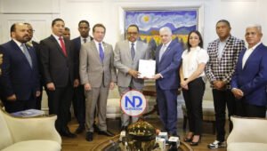 PE deposita Congreso proyectos de hidrocarburos y fideicomisos