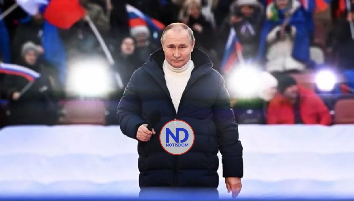 Putin lidera mitin en Moscú; continúan ataques en Ucrania