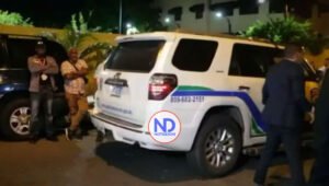 Abinader llega a casa de Hipólito Mejía tras muerte de doña Rosa