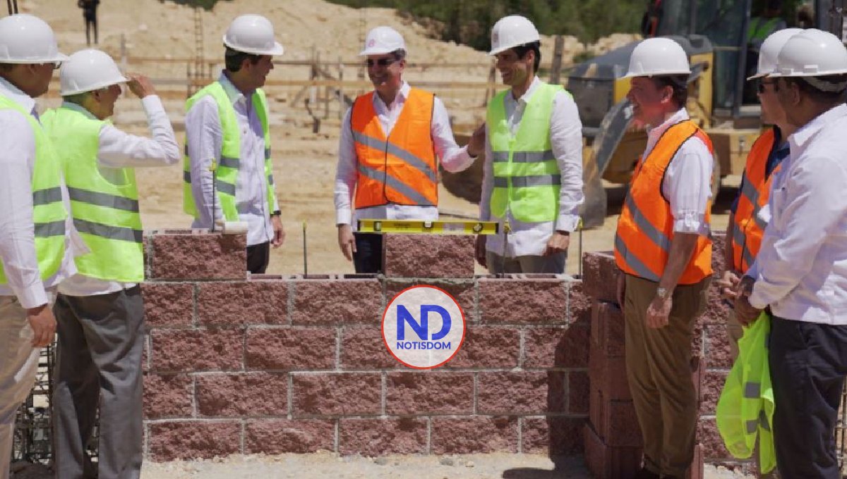 Presidente coloca primer block de parque industrial en La Altagracia