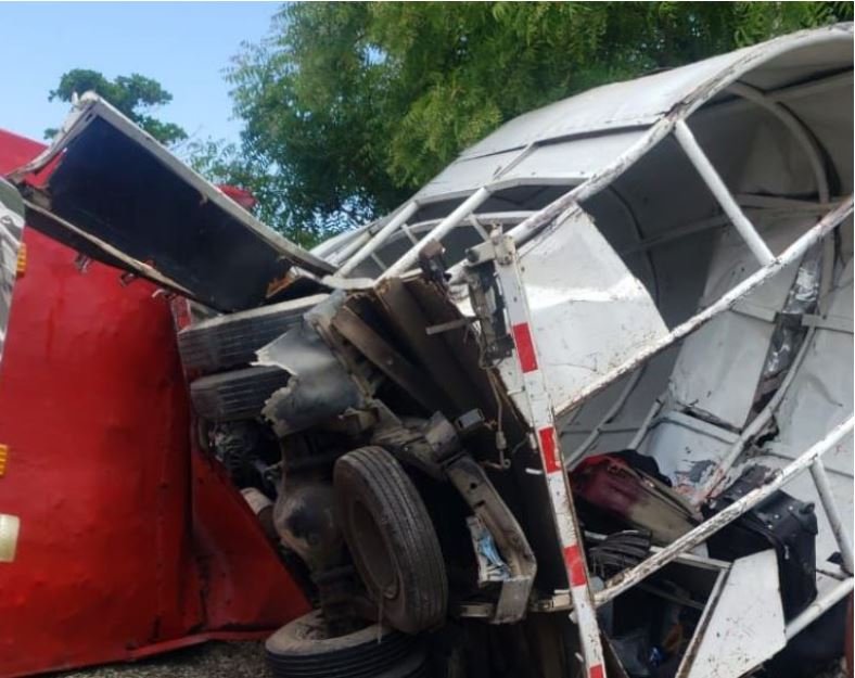 ACCIDENTE 14 Un choque de tres vehículos en la autovía del Este deja 15 heridos