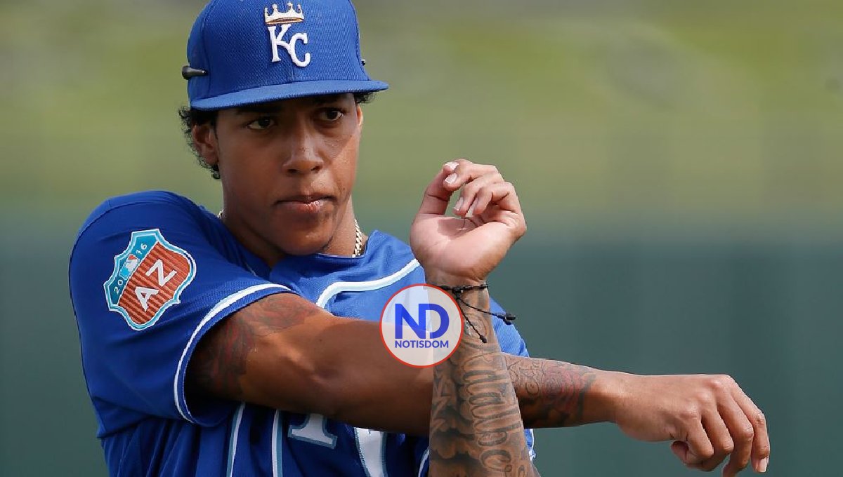 Adalberto Mondesí a lista de lesionados por desgarro en rodilla