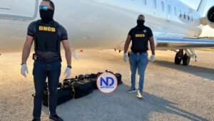 Hallan 200 paquetes cocaína en avión aeropuerto de Punta Cana