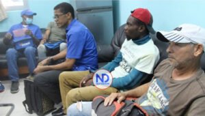 Ayuntamiento SDE apresa a 17 personas lanzaron basura en calle