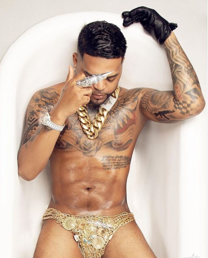 EL MAYOR 1 Con foto semidesnudo, El Mayor Clásico anuncia nuevo tema musical