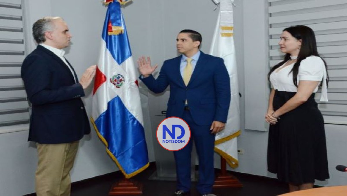 Ministro de Trabajo juramenta al nuevo Gerente General del CNSS