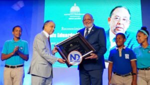 Minerd reconoce trayectoria y aportes de Huchi Lora