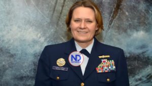 Biden nomina a primera mujer al frente de rama militar, en Guardia Costera