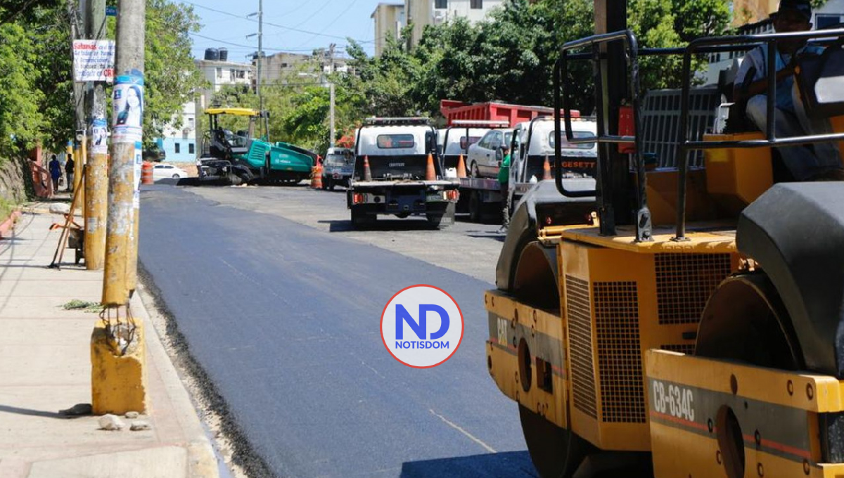 El presidente Abinader deja iniciado Plan de Asfaltado en Invivienda