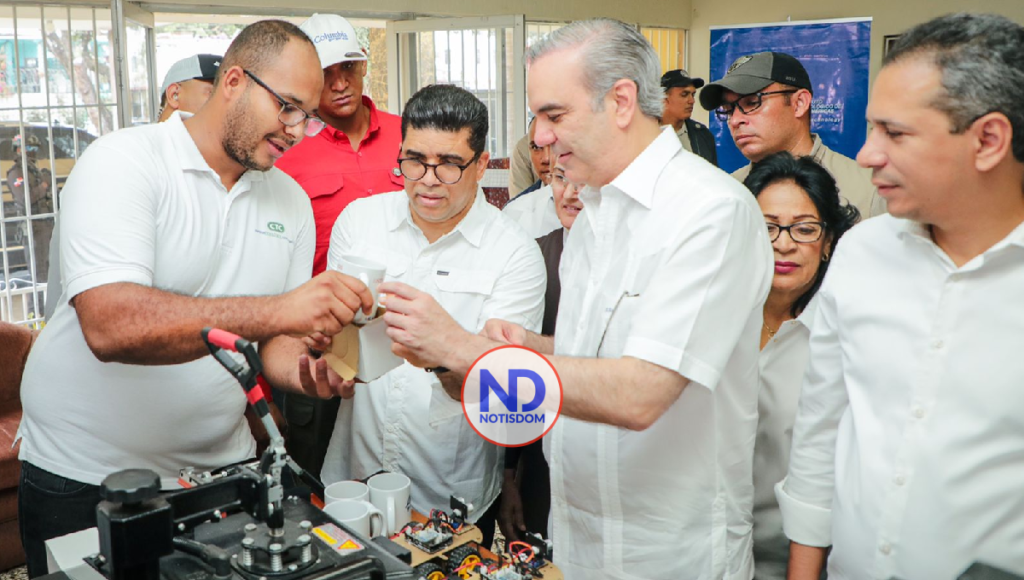 NOTISDOM FOTOS 2022 04 11T095950.885 Presidente Abinader lleva soluciones a SDE y SDN durante intensas jornadas de trabajo